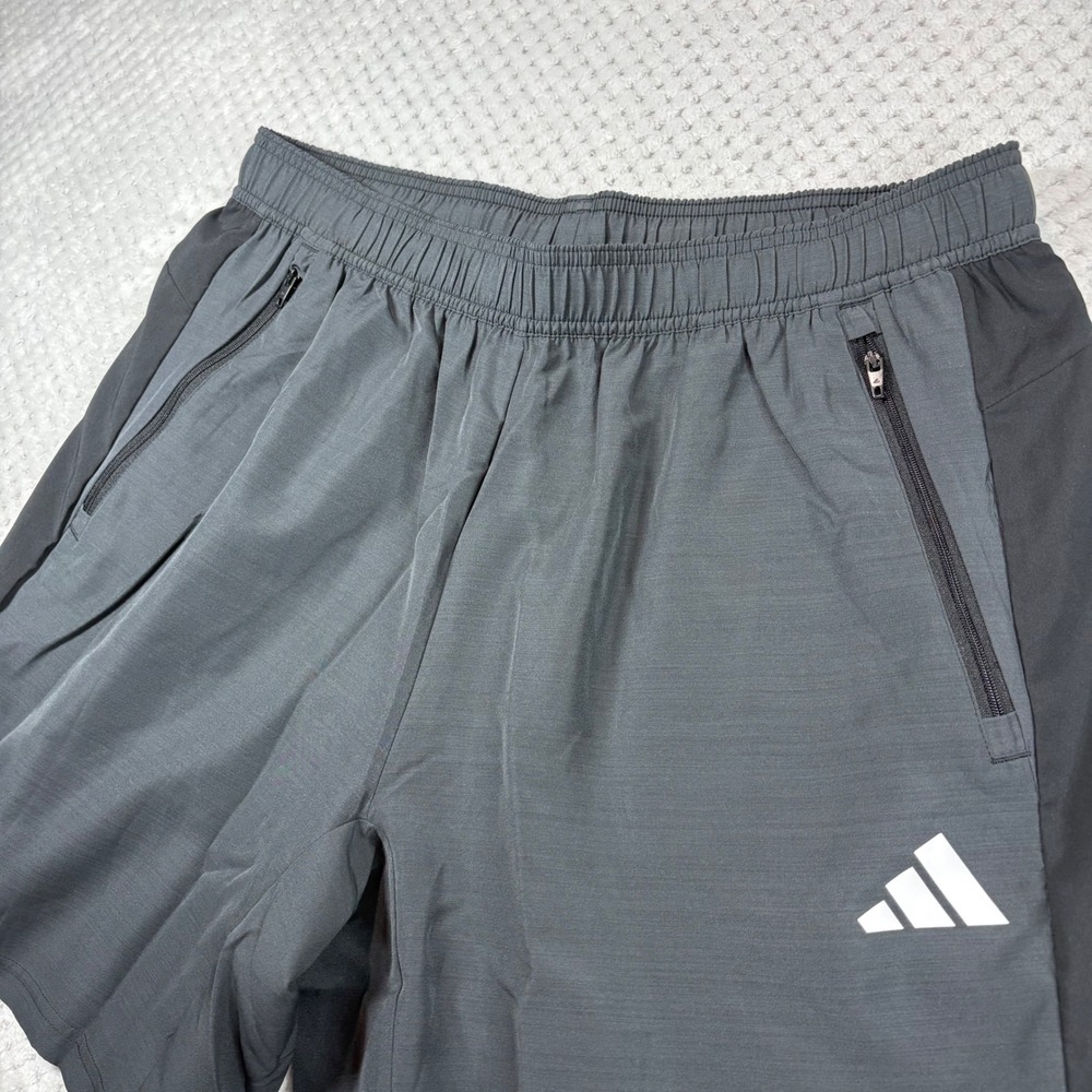 NWT Men's Xl Under Armour Athletic Shorts